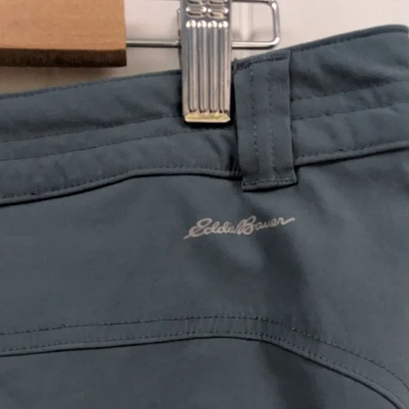 Eddie Bauer Women's Slate Rainier Capri Tech Pant - Picture 11 of 12
